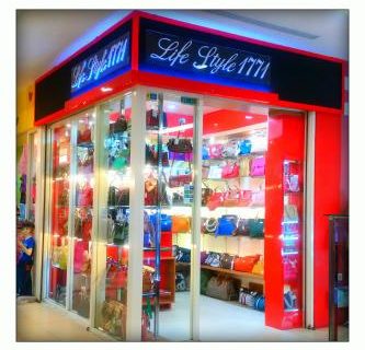 Disewakan Stand Toko Royal Plaza Surabaya, Lantai UG E2 No 45, Hanya Rp.40jt Per Tahun